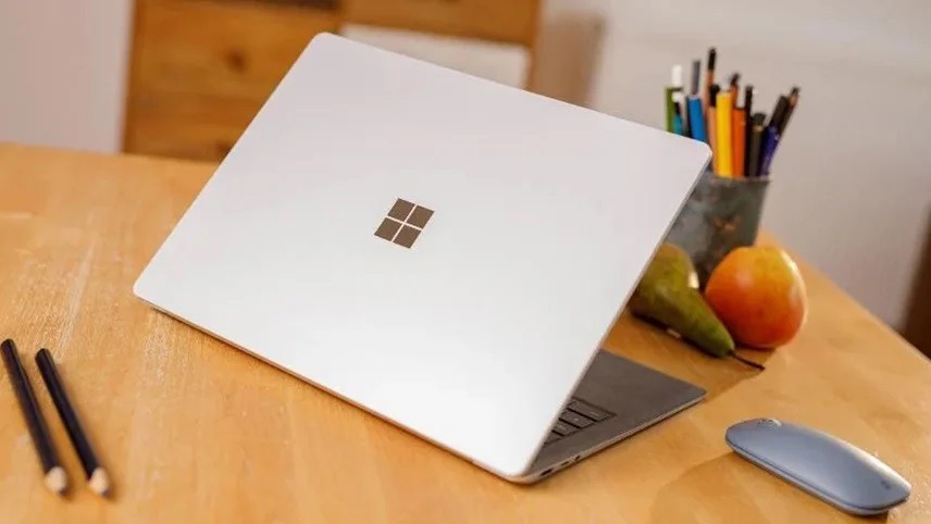 لپ‌تاپ استوک مایکروسافت SURFACE LAPTOP 2-I7-8GB-256GB-13.5INCH